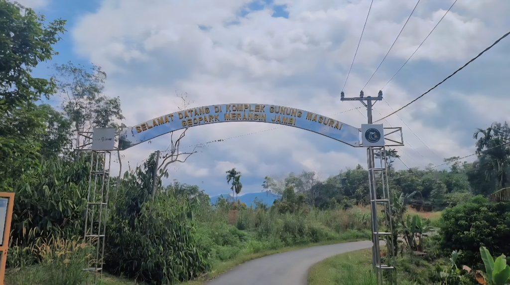 Lokasi danau pauh jangkat