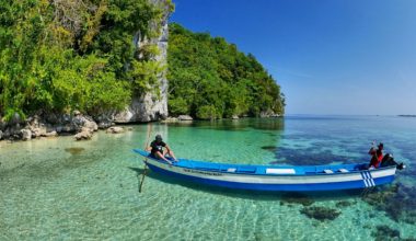 rekomendasi pantai dekat stasiun merak